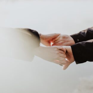 【結婚が決まったらまず何をすればいい?】結婚式までの道のりの進め方