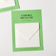 【定番すぎる席札裏メッセージを新鮮に！】席札にメッセージ専用スペースを作るアイデア